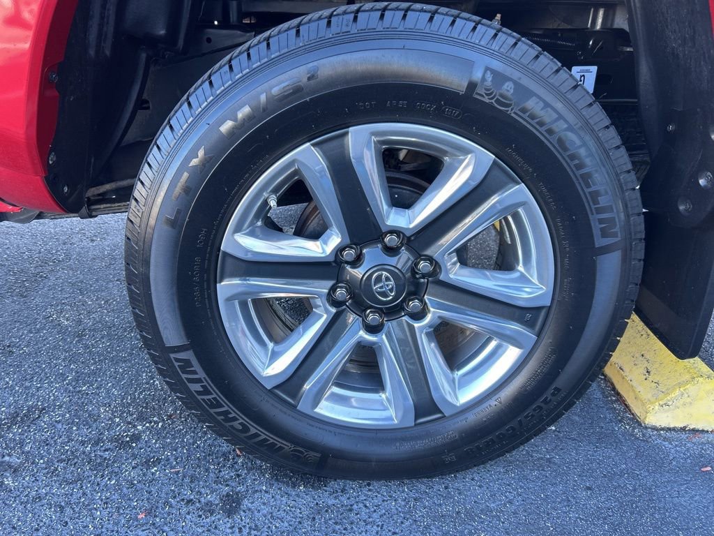 Used 2017 Toyota Tacoma Limited image 13