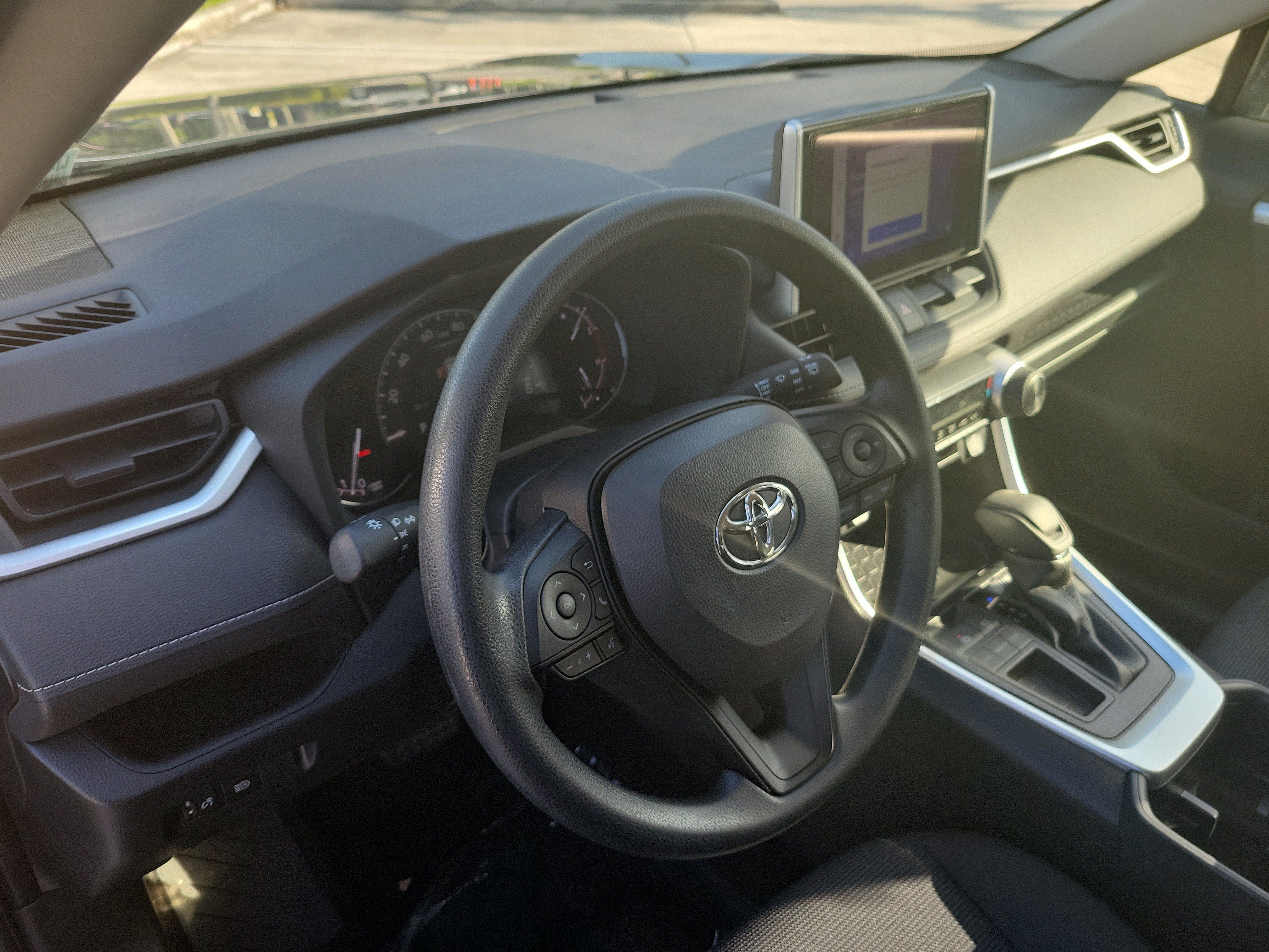 Used 2024 Toyota RAV4 LE FWD image 23