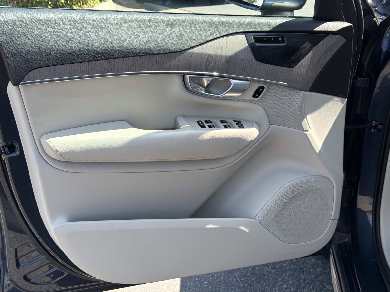 Certified 2023 Volvo XC90 B6 Plus AWD/4WD image 15