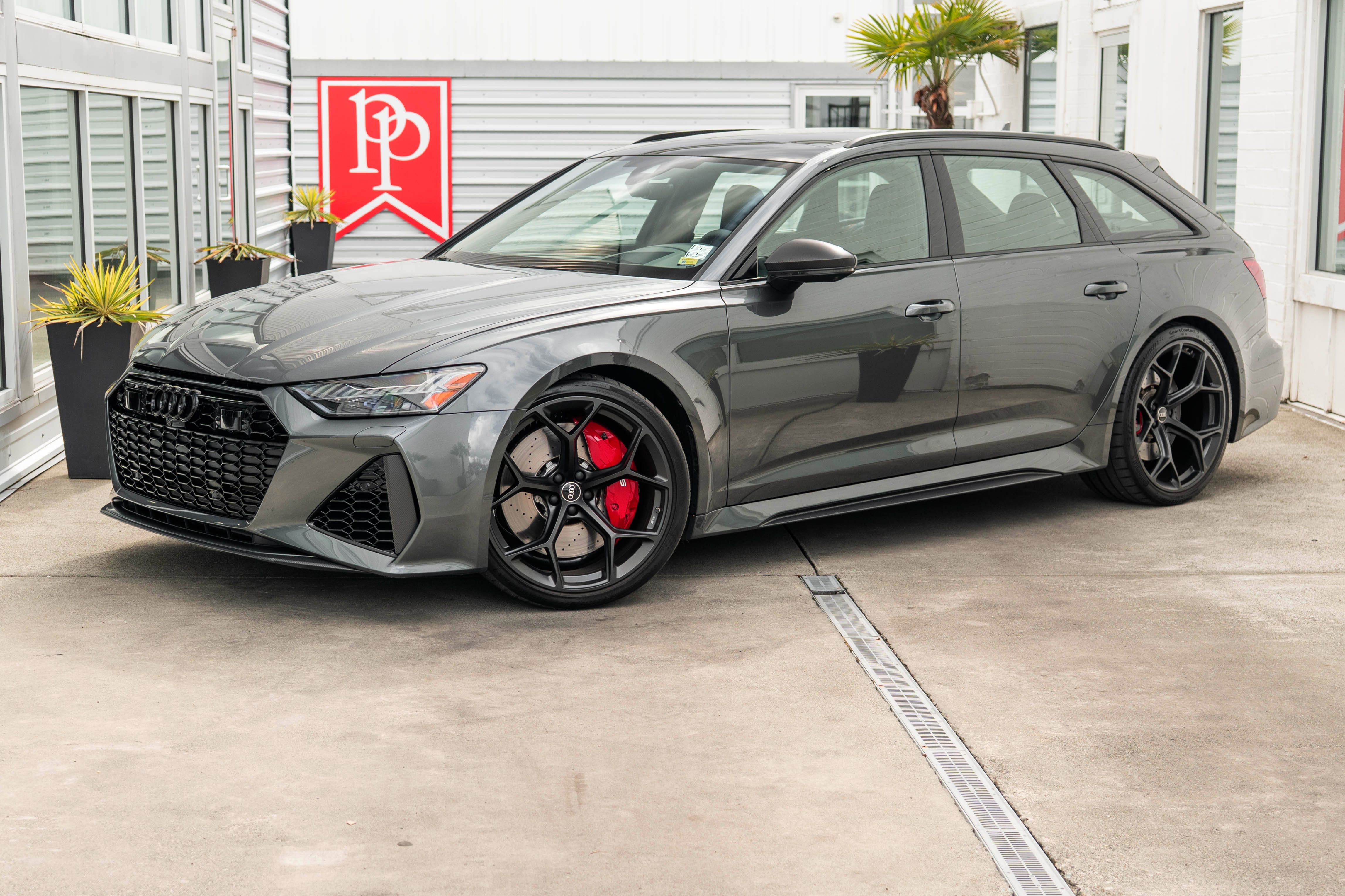Used 2025 Audi RS 6 performance image 2