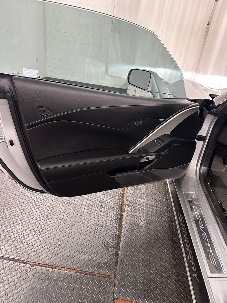 Used 2016 Chevrolet Corvette Stingray Coupe RWD image 8