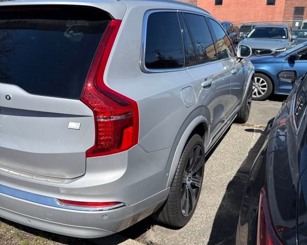 Used 2024 Volvo XC90 T8 Plus w/ Protection Package Premier image 4
