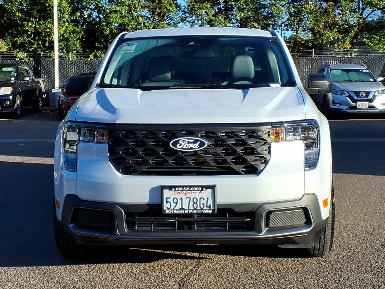 Used 2025 Ford Maverick XLT w/ Equipment Group 302A AWD/4WD image 2