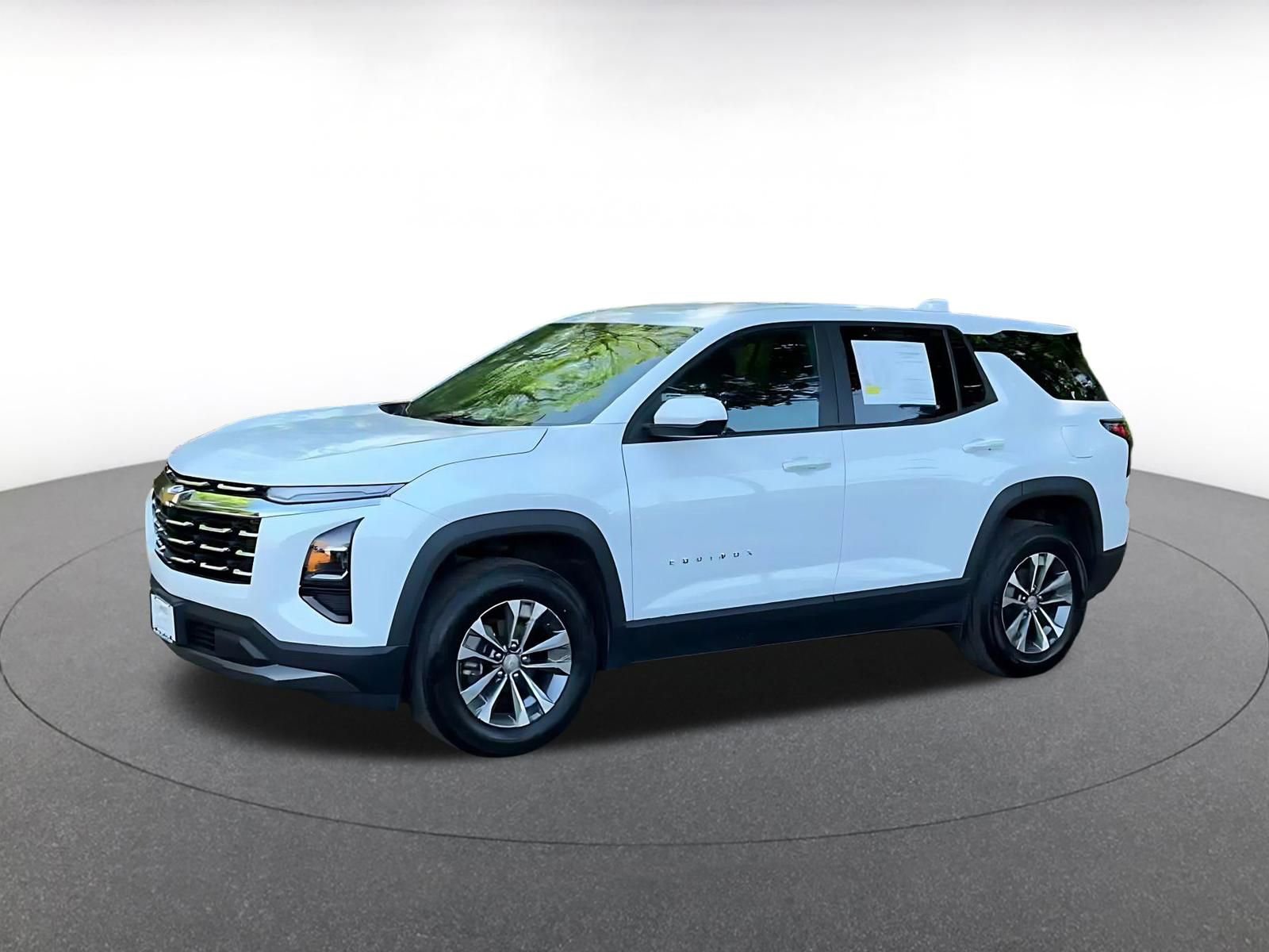 Used 2025 Chevrolet Equinox LT FWD image 8