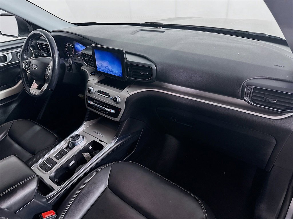 Used 2021 Ford Explorer XLT w/ Equipment Group 202A image 32