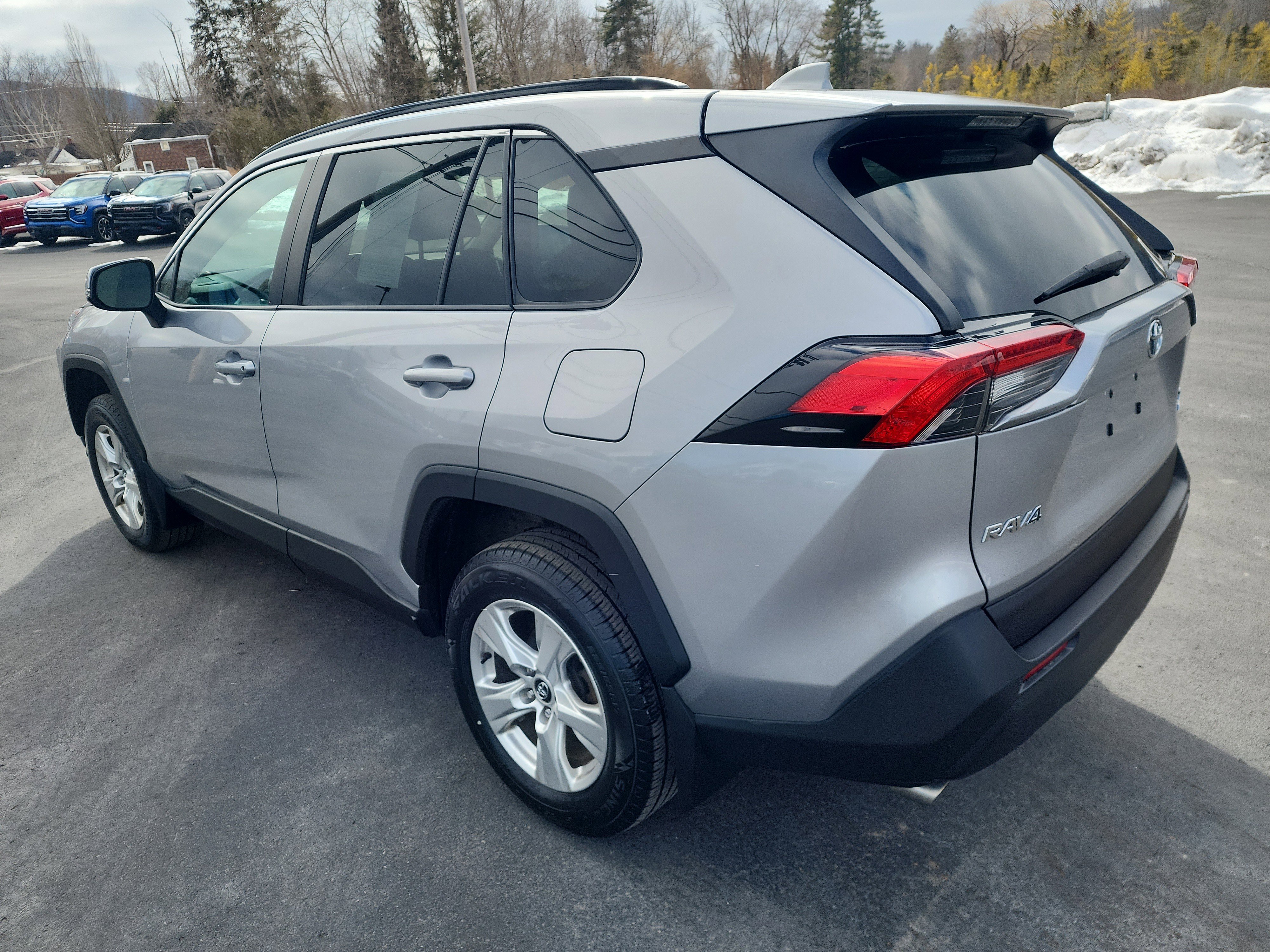 Used 2020 Toyota RAV4 XLE w/ Carpet Mat Package image 6