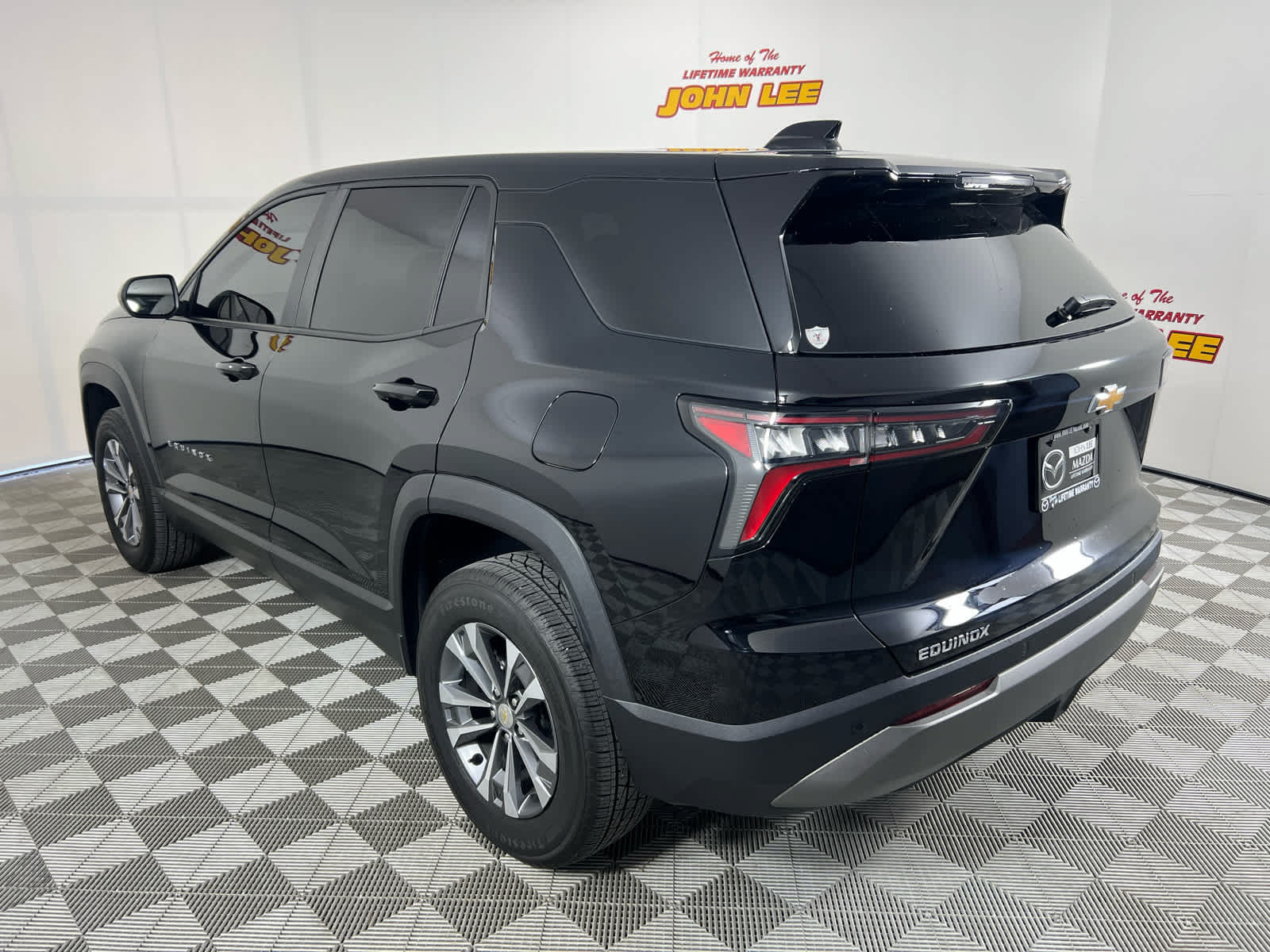 Used 2025 Chevrolet Equinox LT FWD image 3