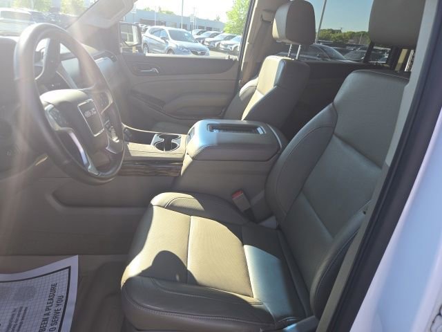 Used 2016 GMC Yukon XL SLT w/ Open Road Package AWD/4WD image 5