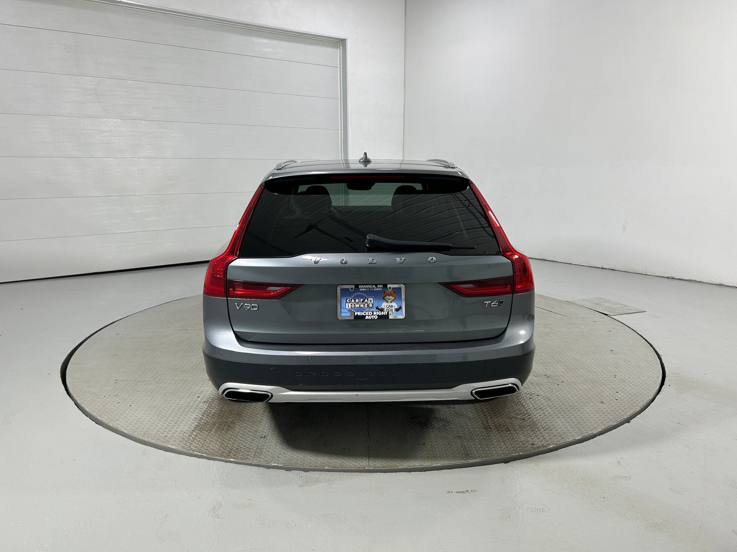 Used 2017 Volvo V90 T6 Cross Country AWD/4WD image 31