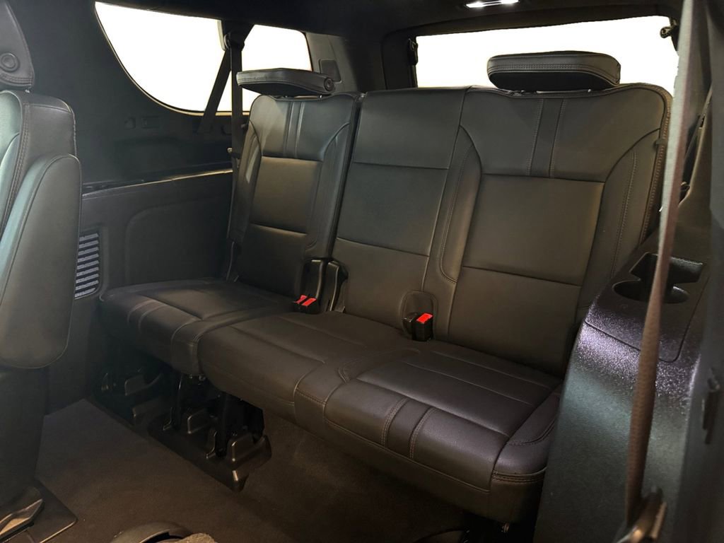 Used 2021 Chevrolet Suburban RST w/ Luxury Package AWD/4WD image 16