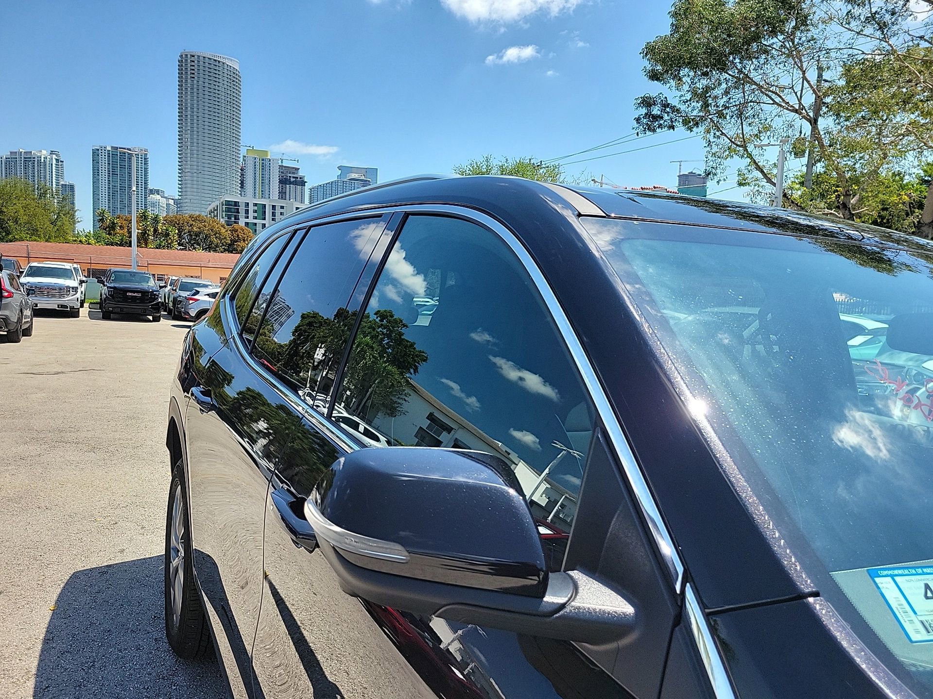Used 2025 Buick Enclave Preferred FWD image 9