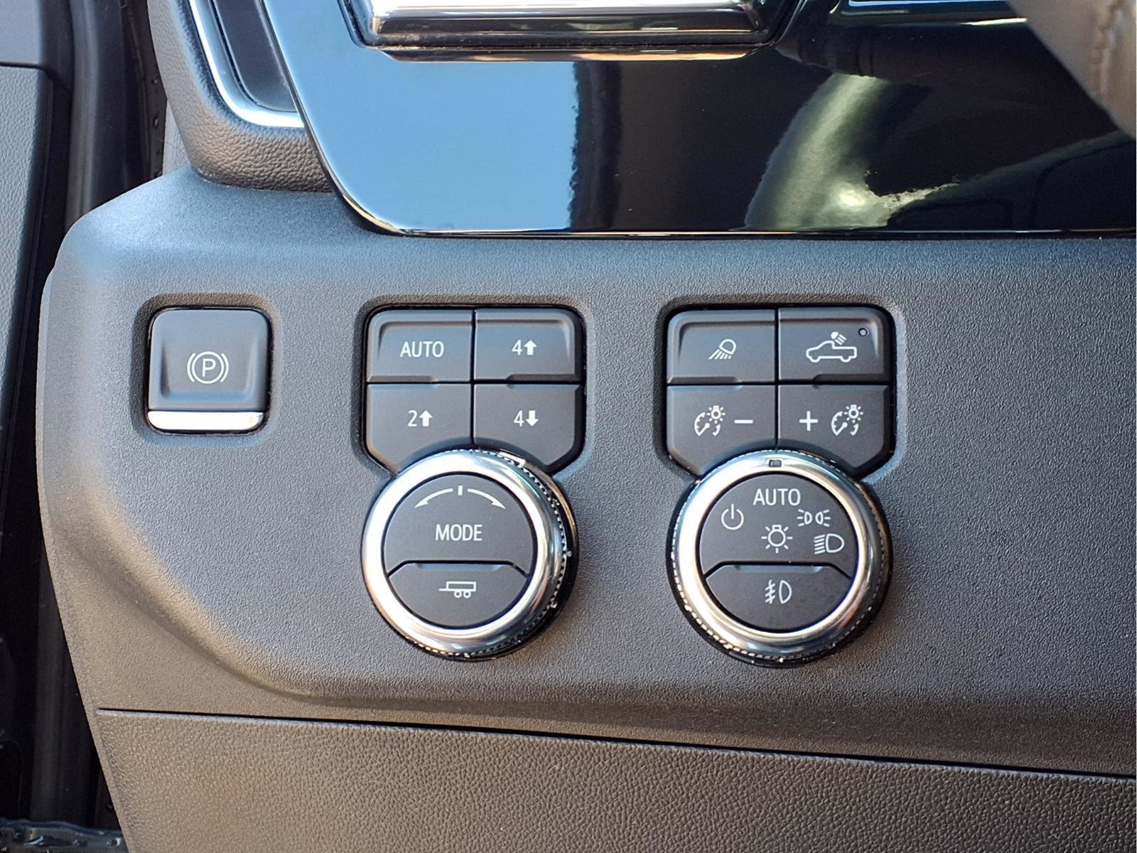 Used 2024 GMC Sierra 3500 SLT w/ SLT Premium Package image 14