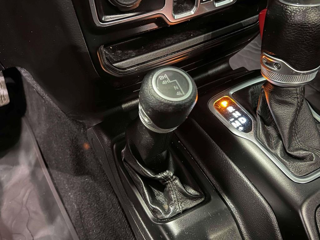 Used 2022 Jeep Gladiator Willys image 30