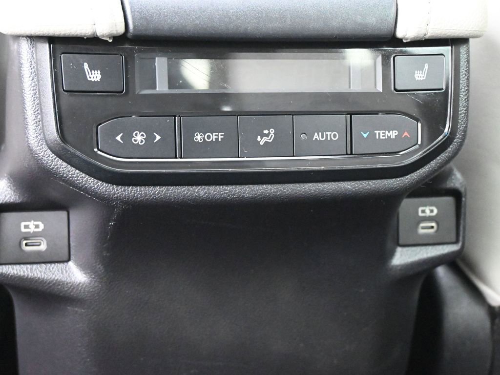 Used 2024 Toyota Grand Highlander Limited image 20