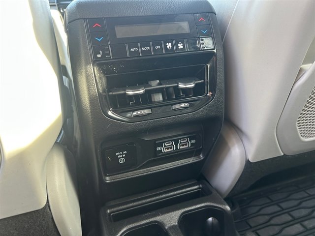 Used 2023 Jeep Grand Cherokee L Overland w/ Luxury Tech Group IV image 22