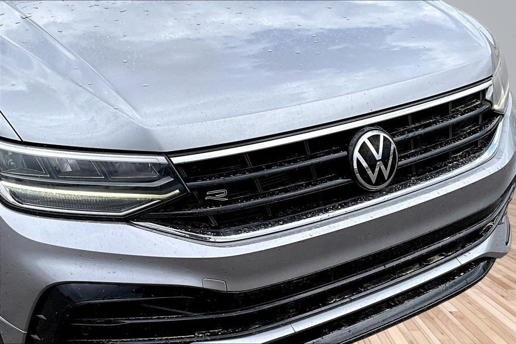 Used 2023 Volkswagen Tiguan SE R-Line AWD/4WD image 27