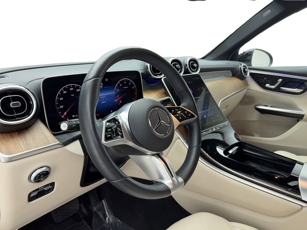 Used 2024 Mercedes-Benz GLC 300 image 21