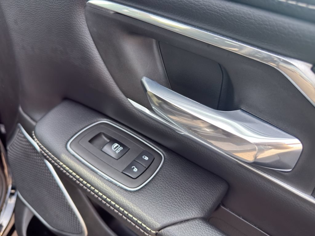 Used 2023 RAM 1500 Laramie AWD/4WD image 16