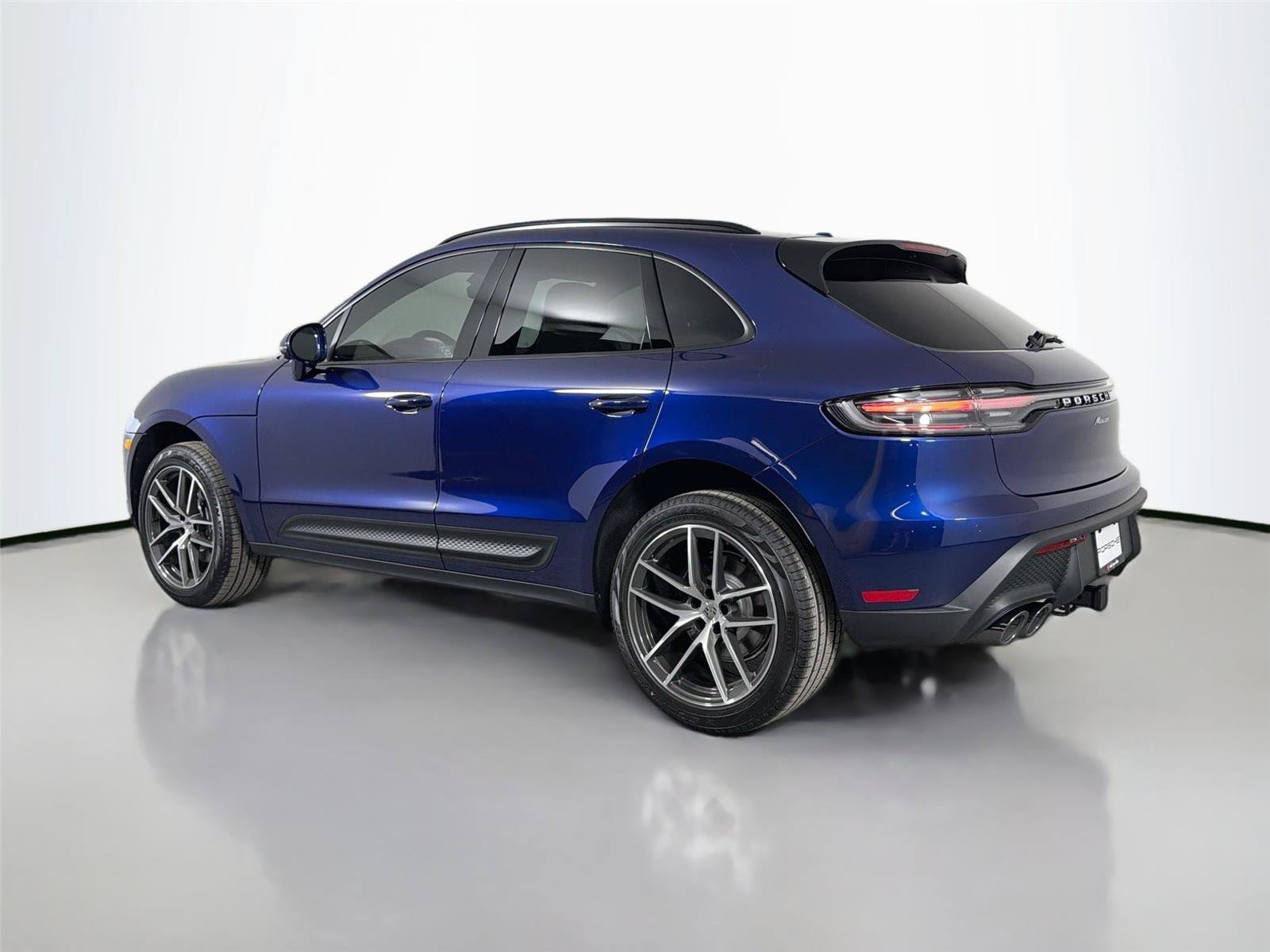 Certified 2026 Porsche Macan Turbo AWD/4WD image 3