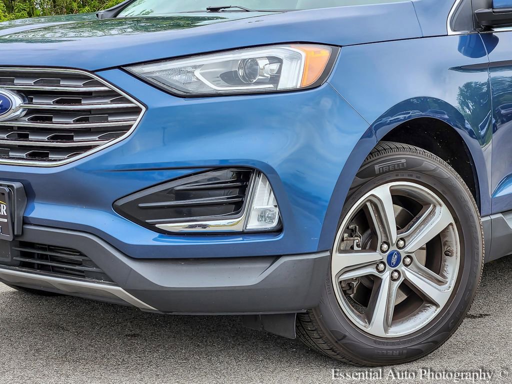 Used 2019 Ford Edge Titanium w/ Cold Weather Package AWD/4WD image 3