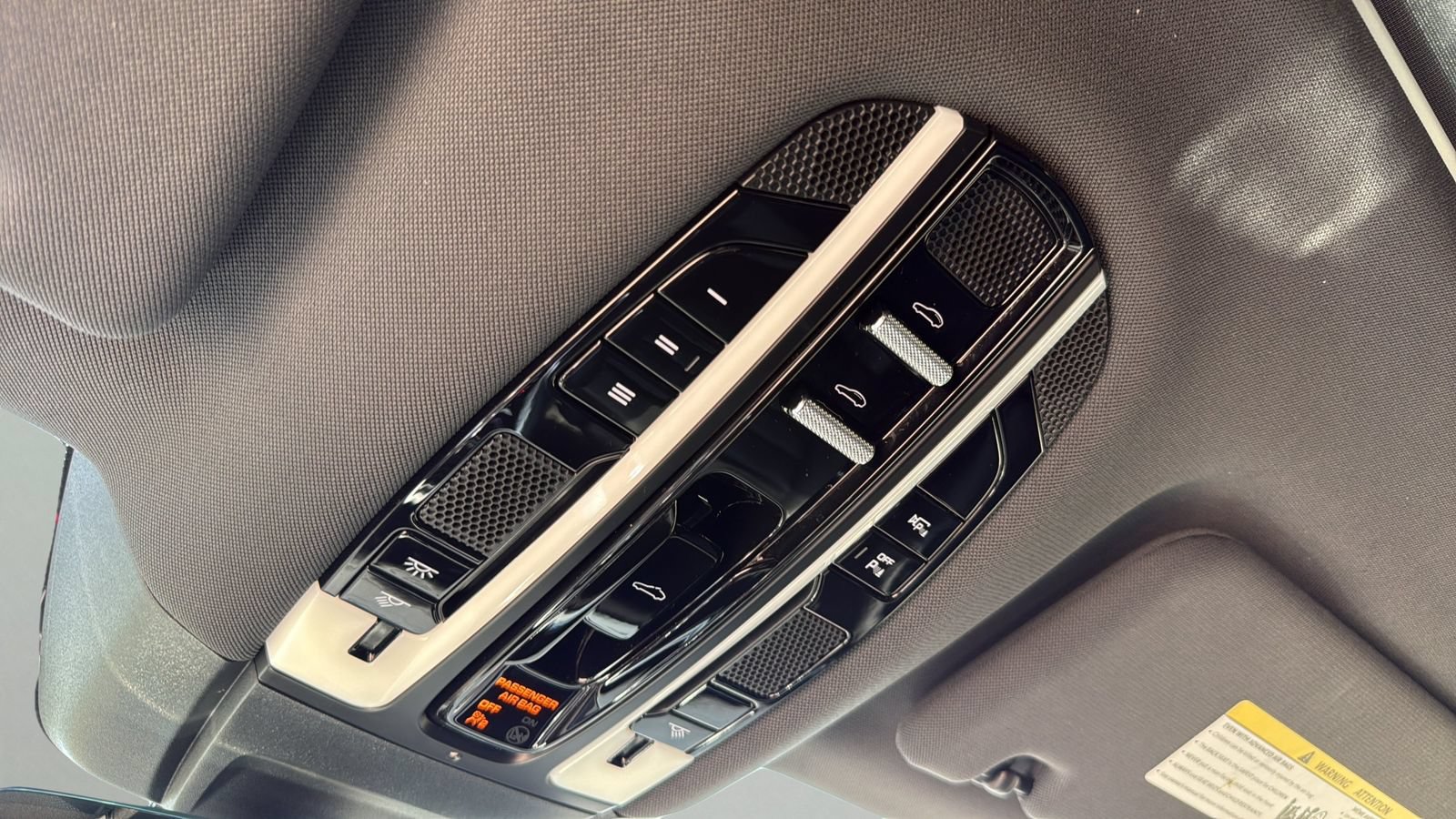 Used 2019 Porsche Panamera 4 AWD/4WD image 22