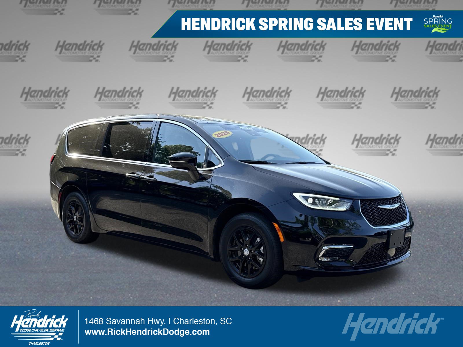Used 2025 Chrysler Pacifica Select FWD image 1