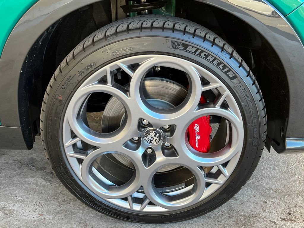 New 2024 Alfa Romeo Tonale Veloce image 2
