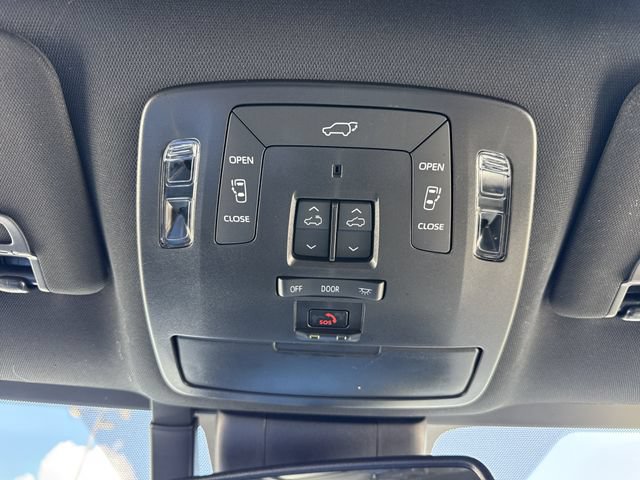 Used 2025 Toyota Sienna Limited AWD/4WD image 29