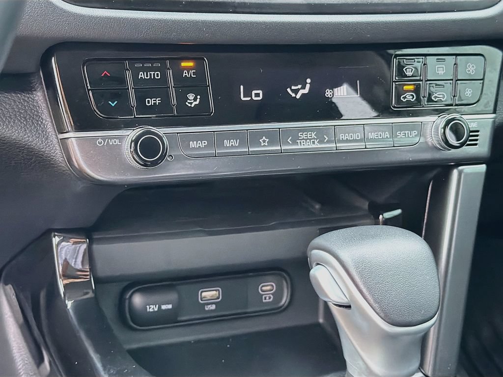 Used 2024 Kia Seltos EX AWD/4WD image 16