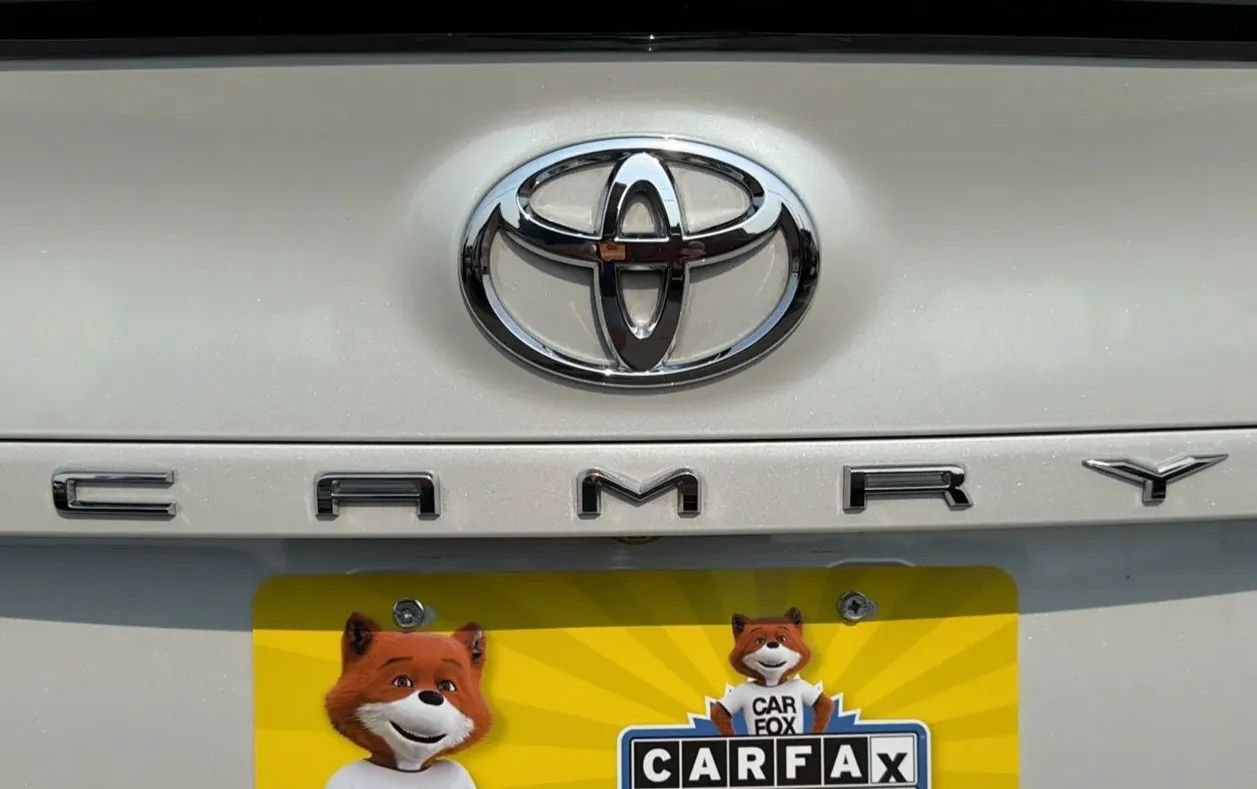 Used 2023 Toyota Camry XSE w/ Navigation Package FWD image 11