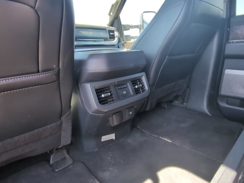 Used 2023 Ford F350 Lariat w/ Lariat Ultimate Package AWD/4WD image 14