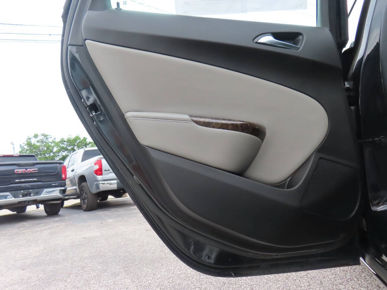 Used 2013 Buick Verano FWD image 35