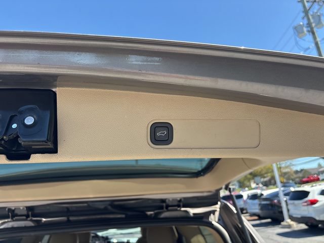Used 2014 Cadillac Escalade ESV Premium AWD/4WD image 16