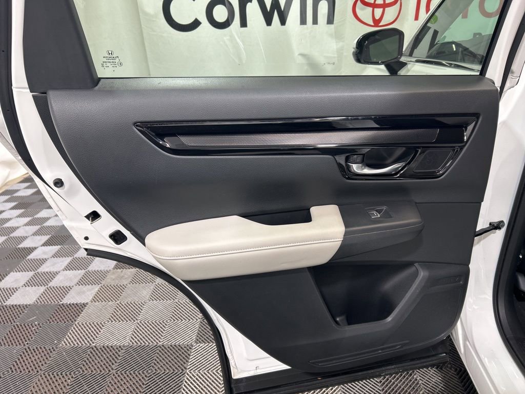 Used 2025 Honda CR-V EX-L image 16