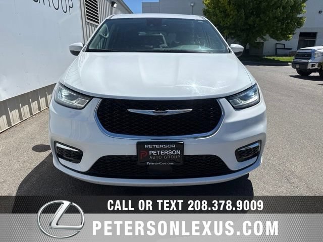 Used 2023 Chrysler Pacifica Touring-L FWD image 9