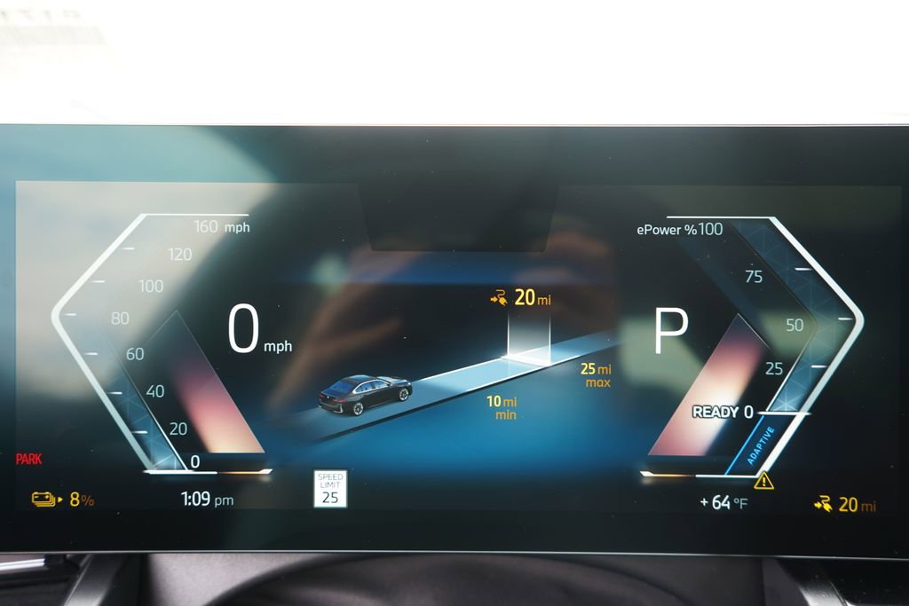 Used 2025 BMW i5 eDrive40i w/ Premium Package image 17