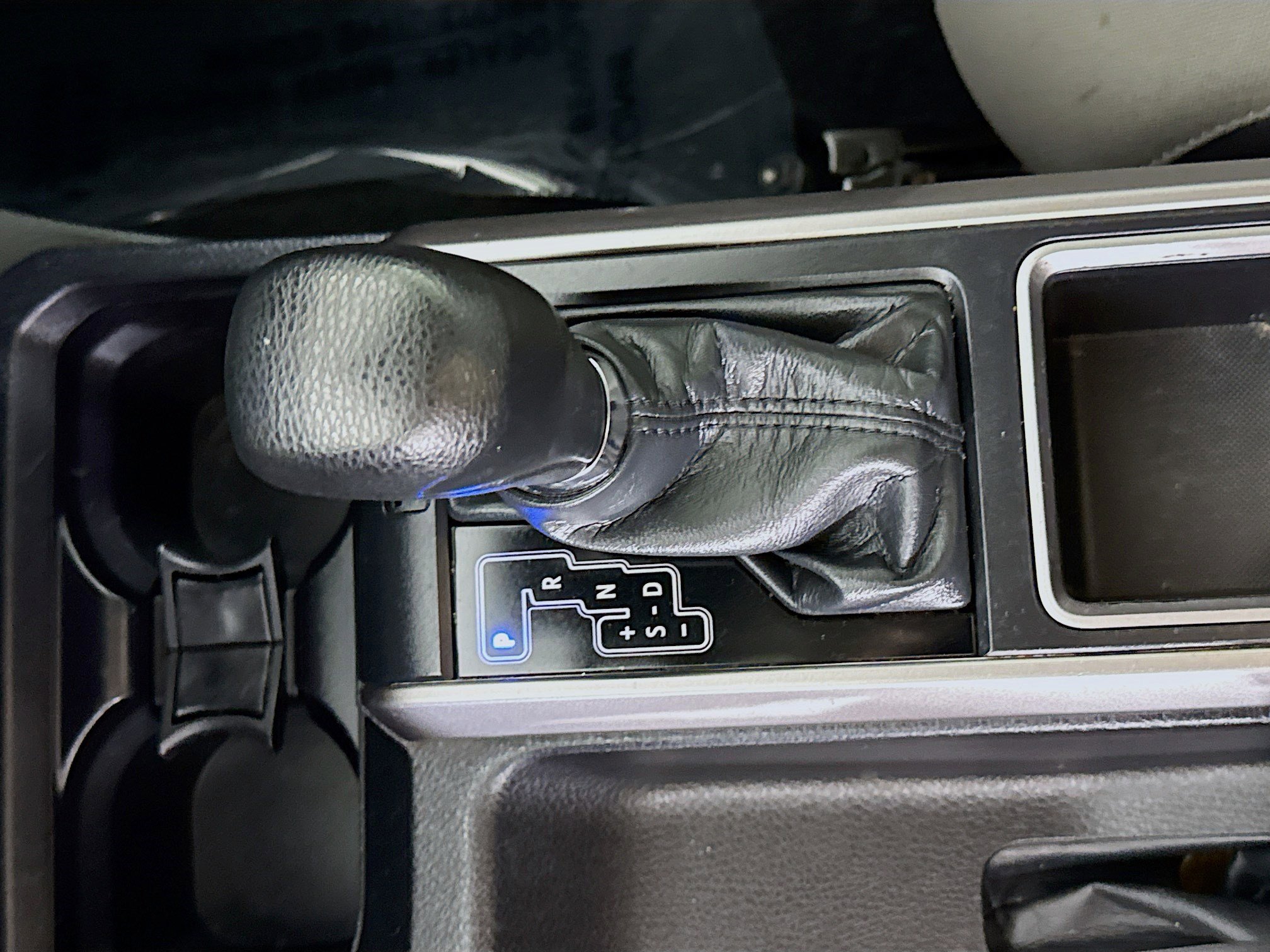 Used 2022 Toyota Tacoma SR5 w/ Technology Package image 20