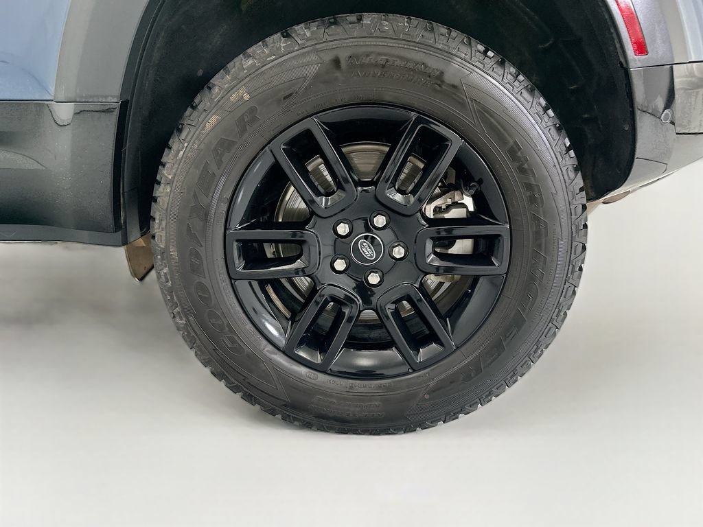 Used 2023 Land Rover Defender 110 X-Dynamic SE AWD/4WD image 30