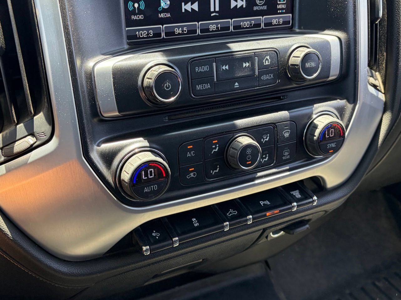 Used 2018 GMC Sierra 2500 SLE w/ SLE Preferred Package AWD/4WD image 10