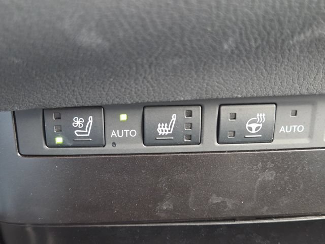 Used 2025 Lexus ES 300h Ultra Luxury w/ Accessory Package (Z2) FWD image 18
