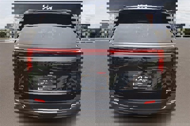 New 2026 Kia Carnival SX w/ SX Dark Edition Package image 4