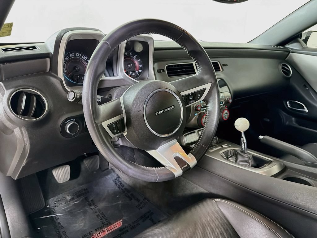 Used 2010 Chevrolet Camaro SS RWD image 10