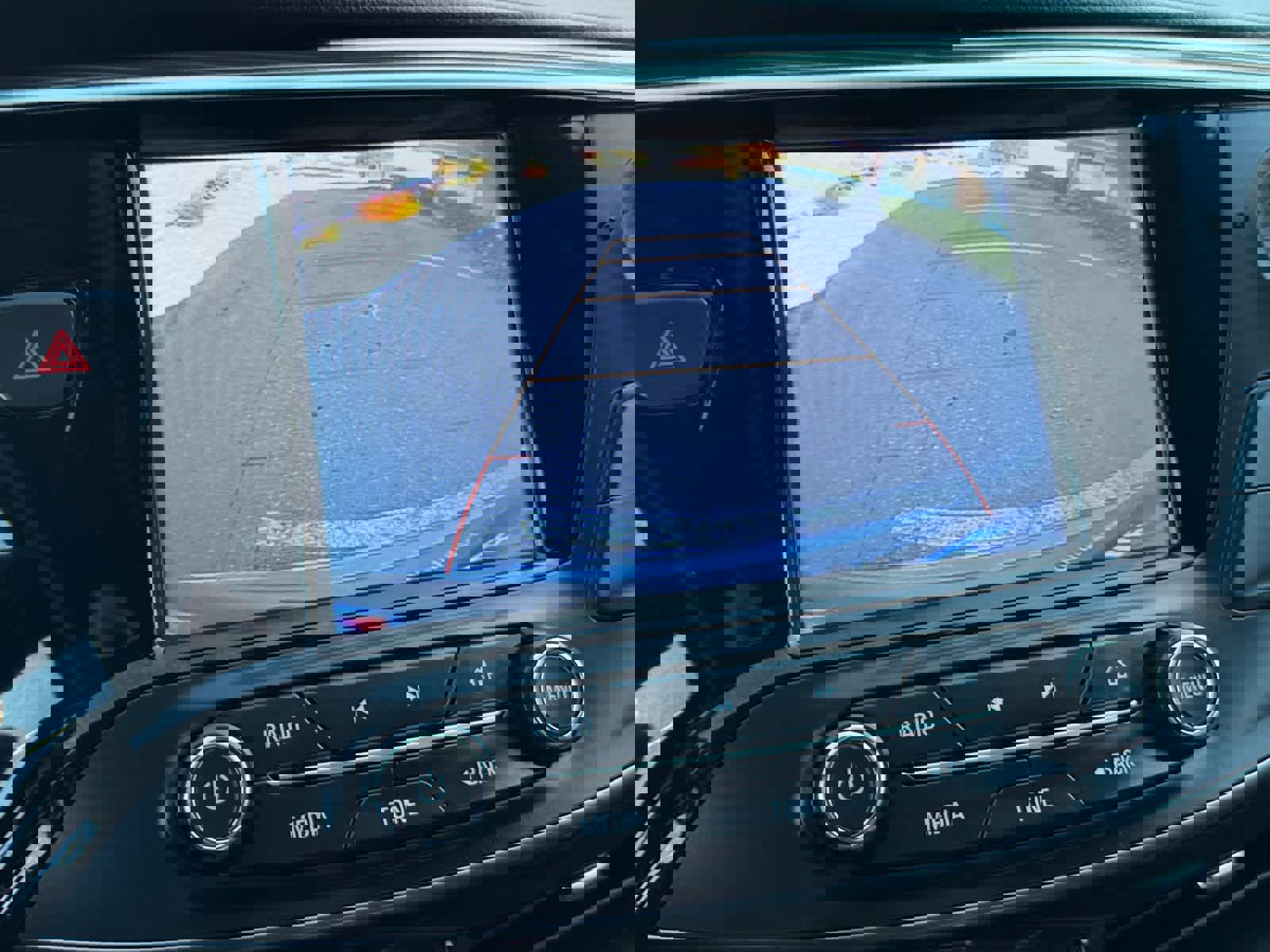 Used 2020 Buick Envision Essence image 22