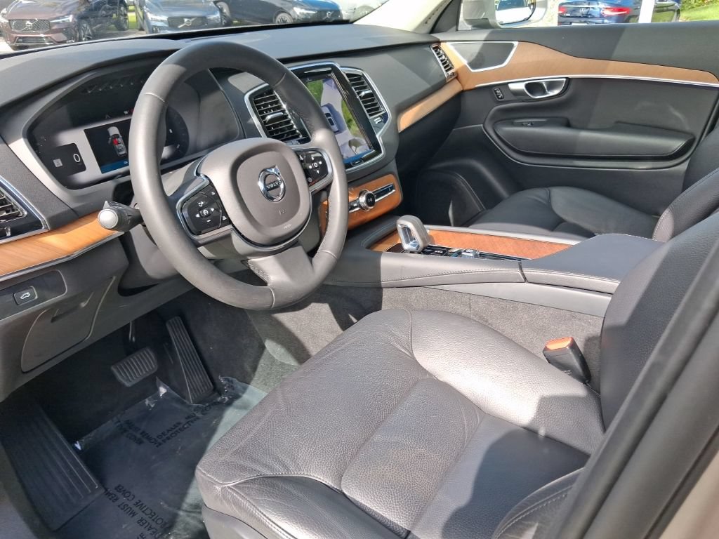 Certified 2024 Volvo XC90 B5 Plus w/ Protection Package Premier AWD/4WD image 13