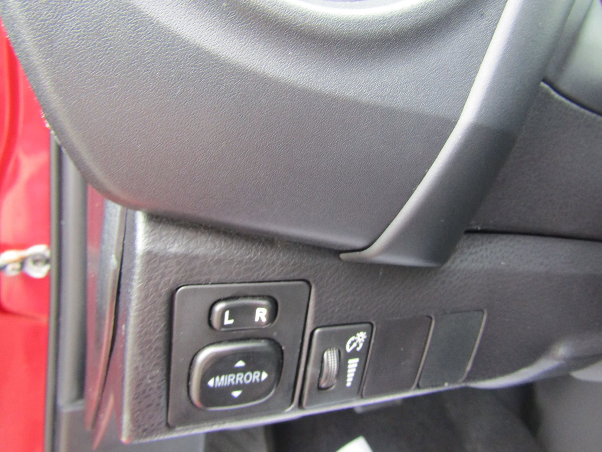 Used 2017 Toyota Corolla LE image 15