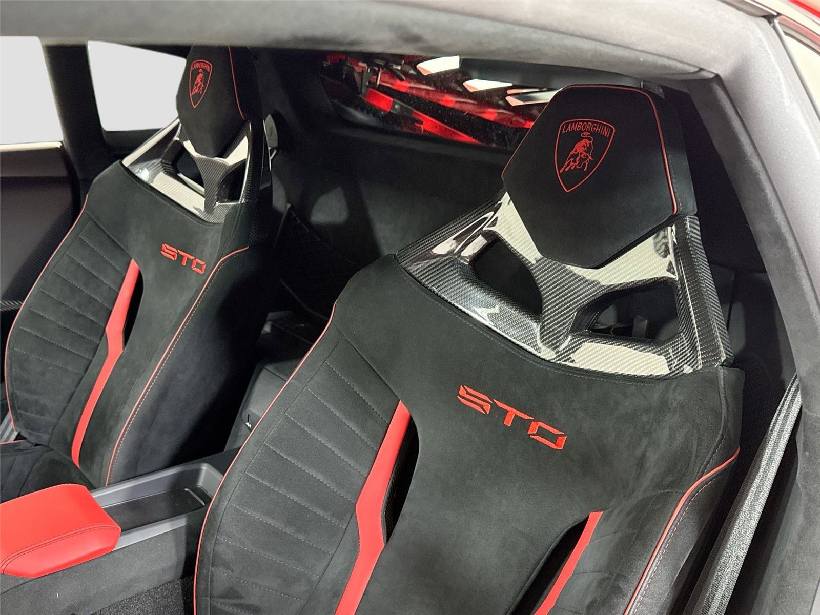Used 2022 Lamborghini Huracan STO RWD image 17