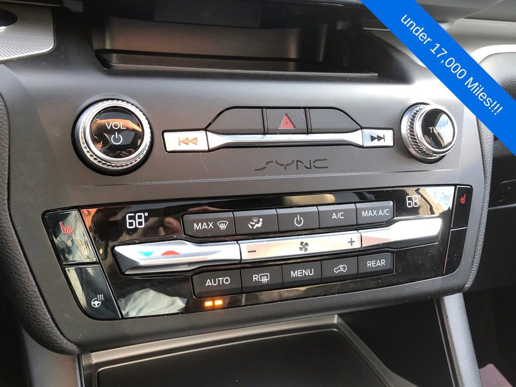 Used 2020 Ford Explorer XLT w/ Equipment Group 202A image 23