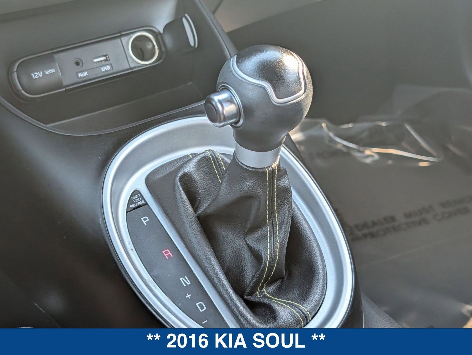 Used 2016 Kia Soul + image 28