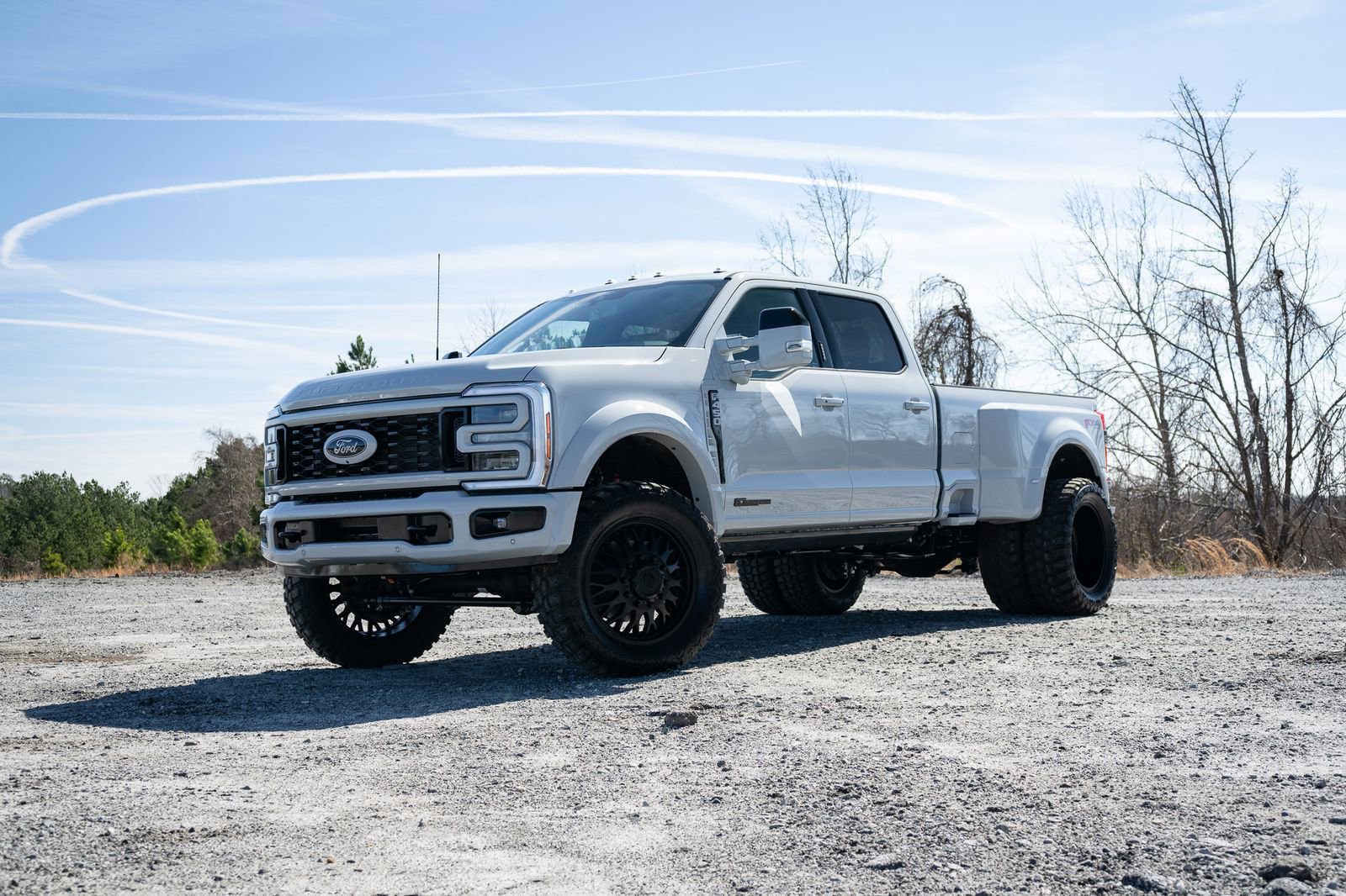 Used 2026 Ford F450 Platinum w/ FX4 Off-Road Package image 3