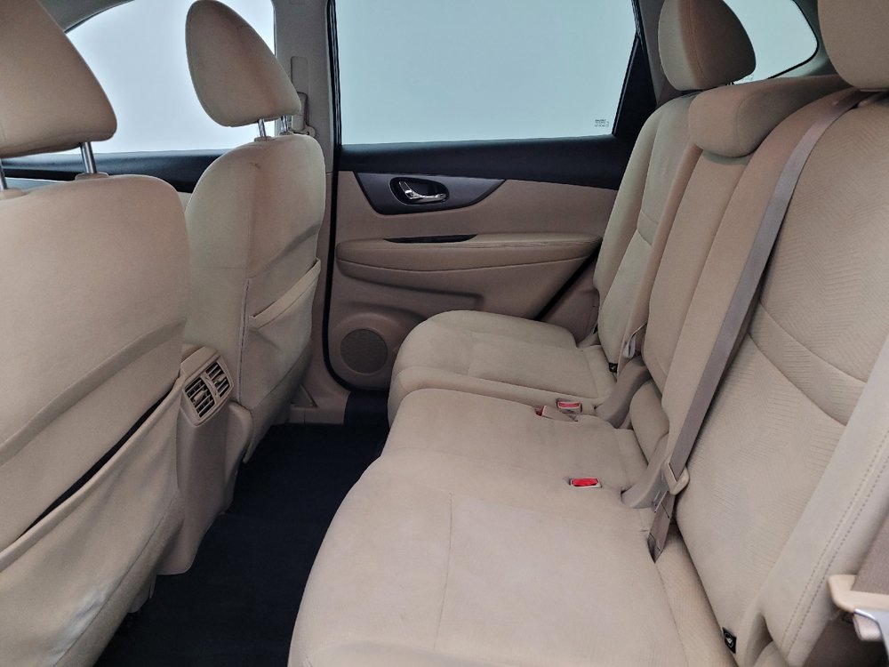 Used 2016 Nissan Rogue SV image 18